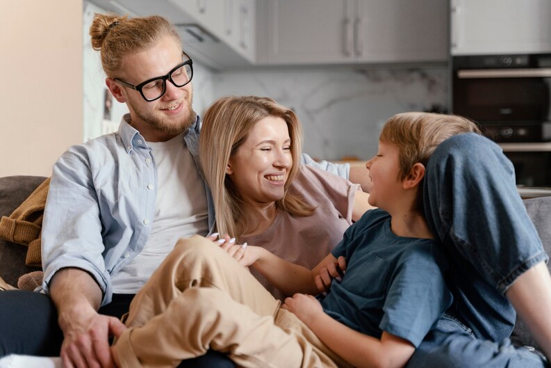 [fpdl.in]_medium-shot-happy-kid-and-parents_23-2148920078_medium (1).jpg